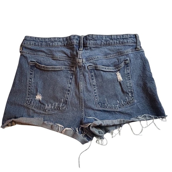 Free Assembly Women's High-Rise Distressed Denim Shorts Size 16 Blue - Picture 2 of 6